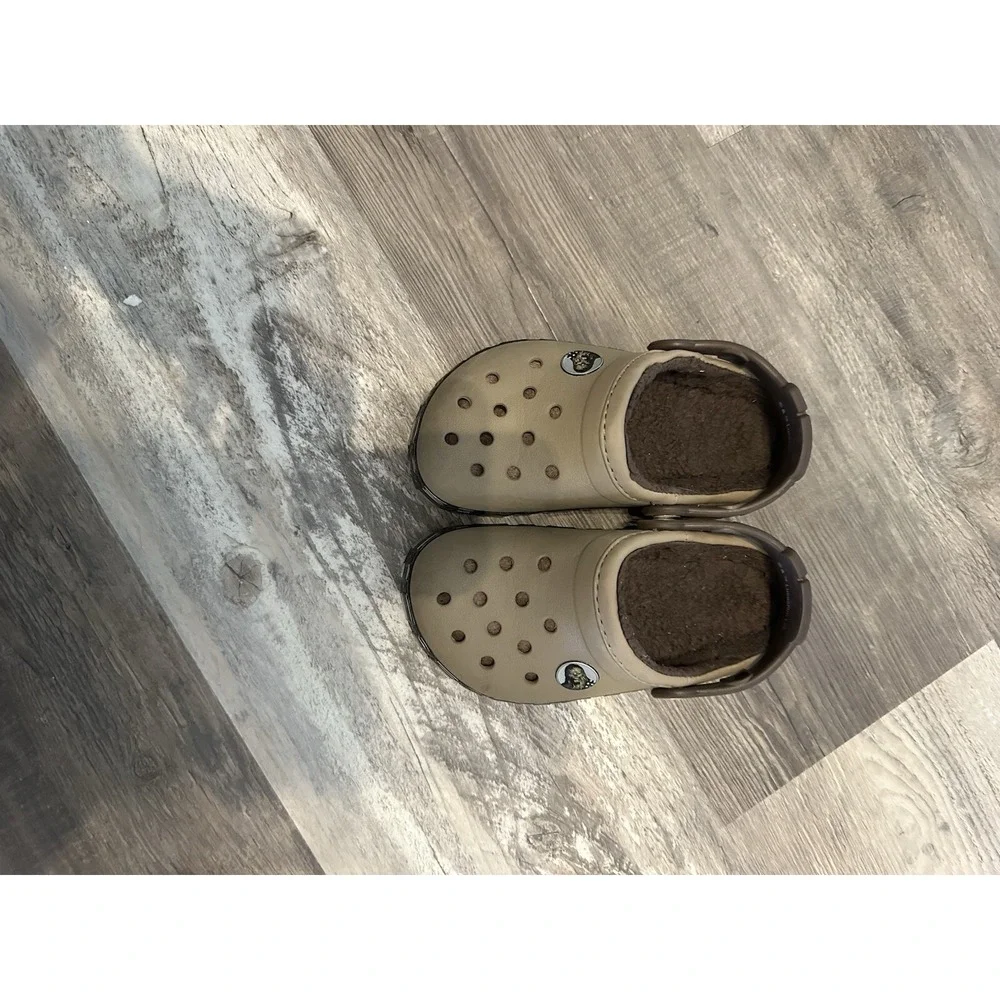 Star Wars  fleece lined‎ Crocs Kids Childs 10-11 With Book